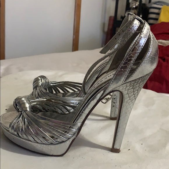 Shoe - Picture 2 of 2